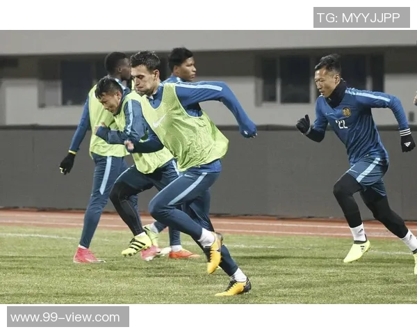 足球明星中国行趣事揭秘球场外的欢乐与感动瞬间